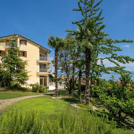 Design Jamar By Interhome Lovran